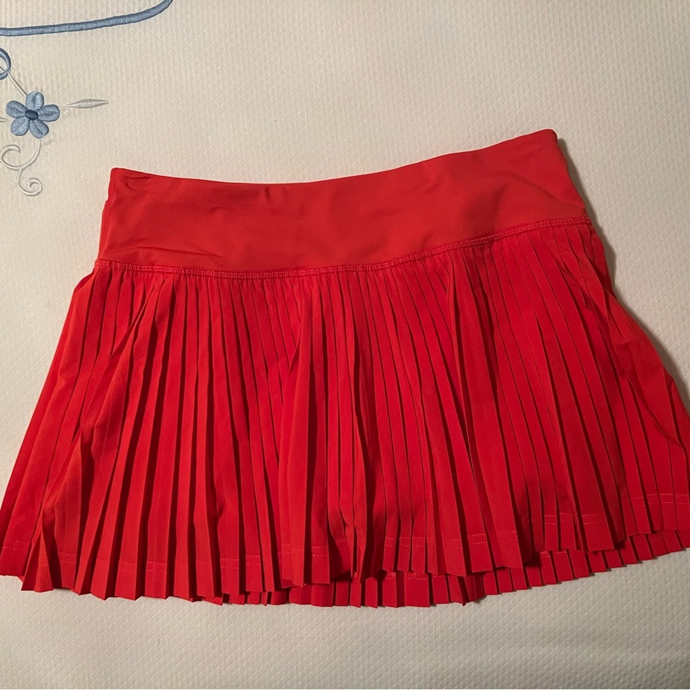 LULULEMON EXERCISE SKIRT - SIZE 4